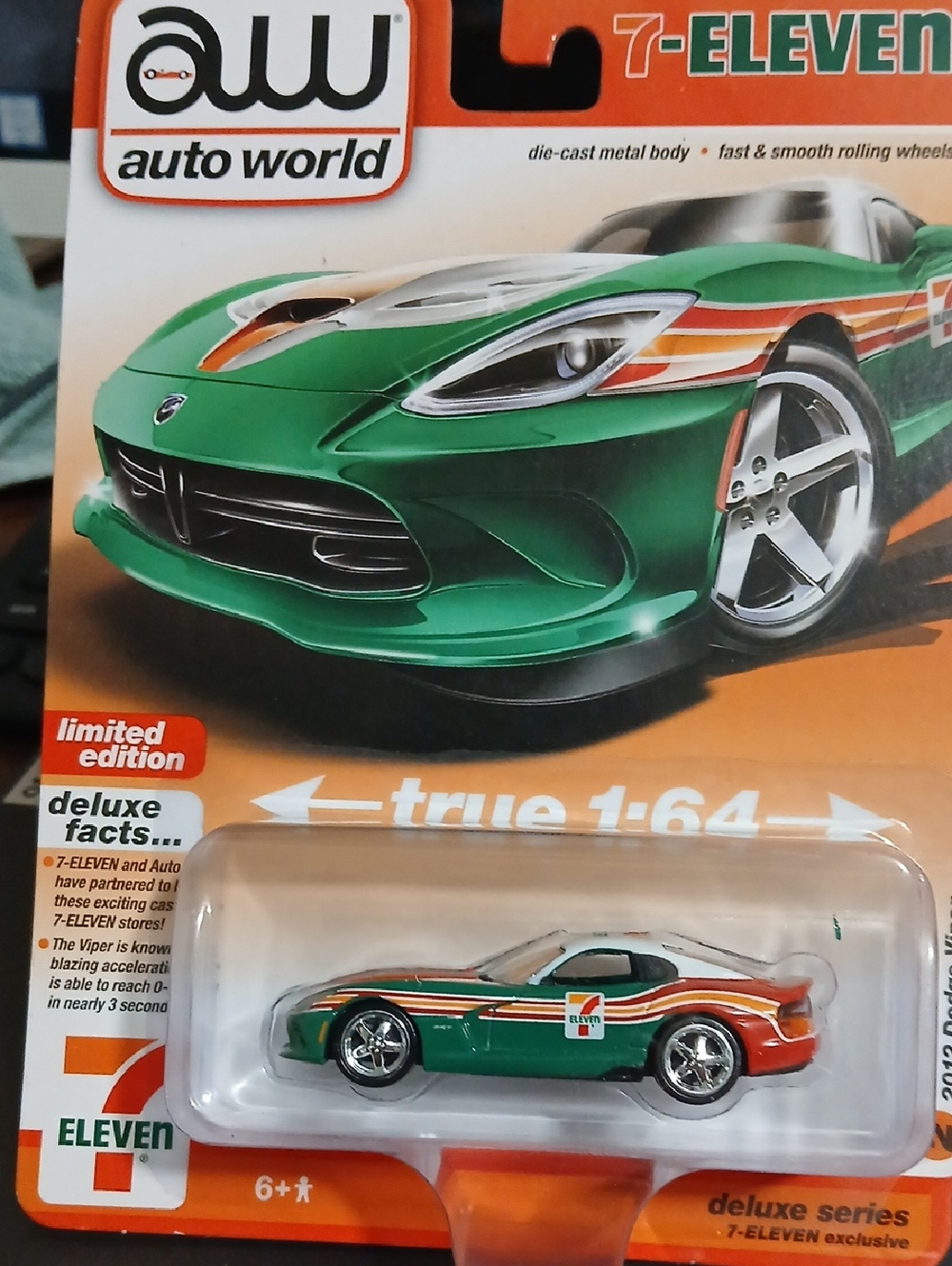 2012 DODGE VIPER Auto World 7-Eleven Green Die-Cast Sports Car Toy